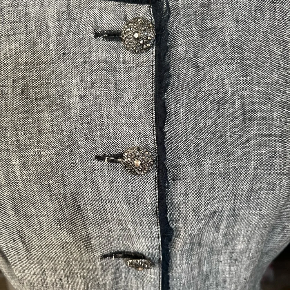 Chic Blue Chambray Linen Dress - Picture 2 of 4